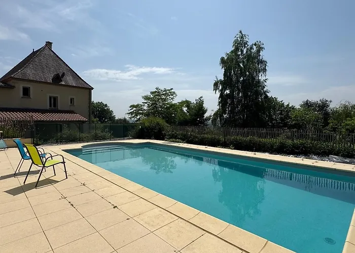 Maison De Plain-pied, Avec Climatisation, A 700 M Du Centre De *