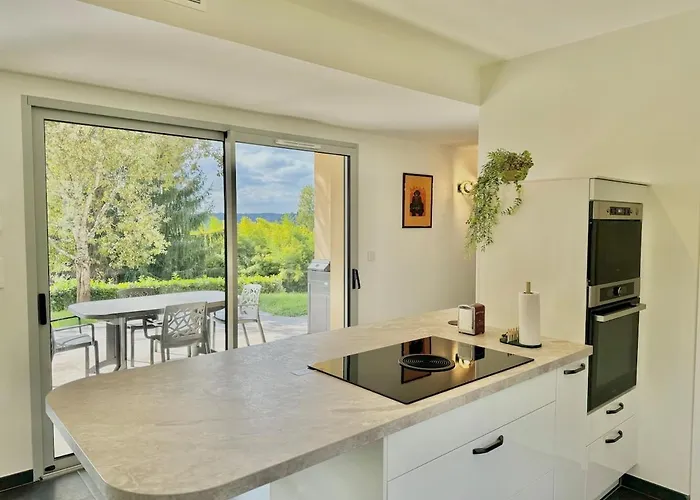 Dom wakacyjny Maison De Plain-pied, Avec Climatisation, A 700 M Du Centre De *