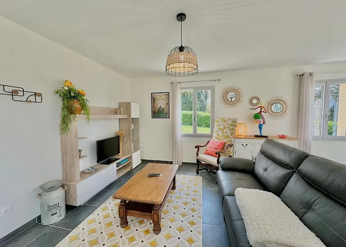 Dom wakacyjny Maison De Plain-pied, Avec Climatisation, A 700 M Du Centre De *